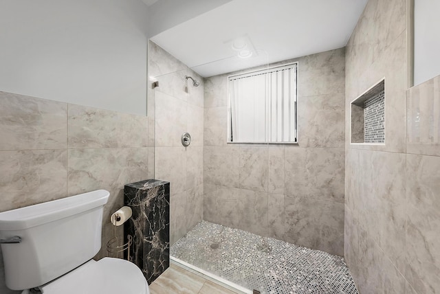 6170 Brandon St, Palm Beach Gardens, FL 33418 - bathroom featuring walk in shower, toilet, and tile walls