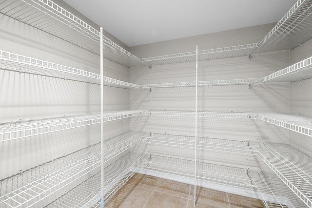 6057 Ridgelake Cir, Vero Beach, FL 32967 - view of pantry