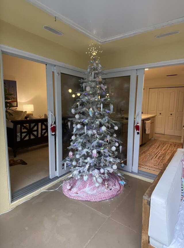 9124 Sun Terrace Cir Unit D, West Palm Beach, FL 33403 - wine room featuring concrete floors