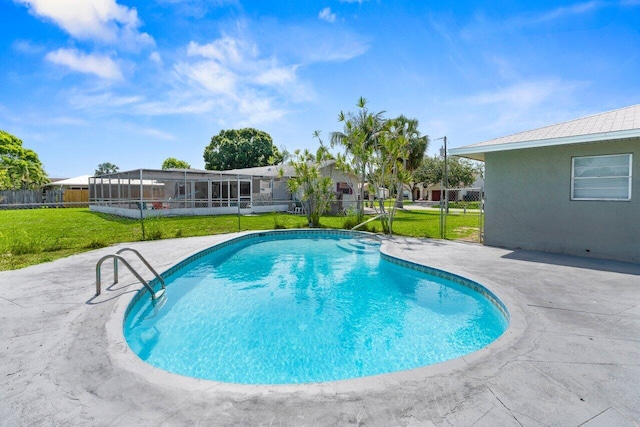 798 SE Atlantus Ave, Port Saint Lucie, FL 34983 - outdoor pool with a patio area
