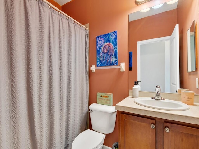 2536 Creekside Dr, Fort Pierce, FL 34981 - bathroom with vanity, toilet, and a shower with curtain