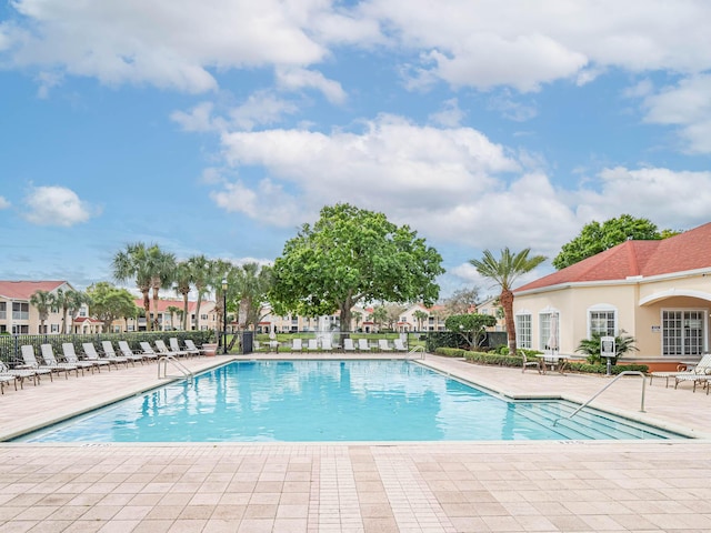 2536 57th Cir, Vero Beach, FL 32966 - community pool with a patio area
