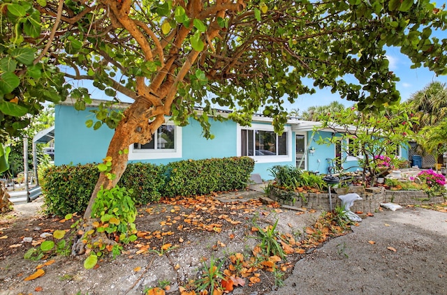 1115 S Seacrest Blvd, Boynton Beach, FL 33435 - view of front of home featuring stucco siding