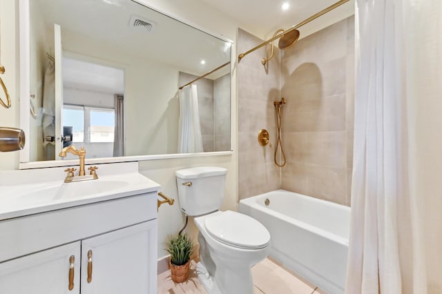 271 Saxony Unit F, Delray Beach, FL 33446 - full bath with shower / tub combo with curtain, vanity, and toilet
