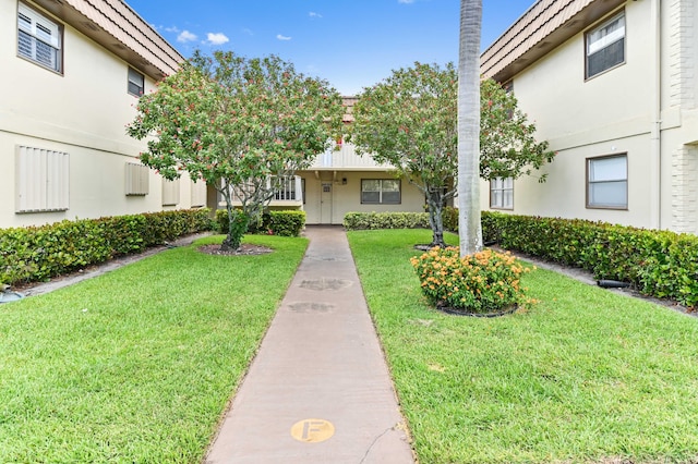271 Saxony Unit F, Delray Beach, FL 33446 - view of property's community featuring a yard