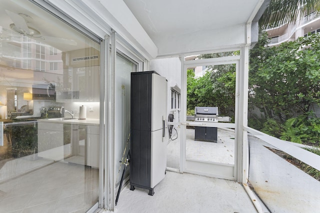 1470 S Ocean Blvd Unit 1101, Pompano Beach, FL 33062 - sunroom with a sink