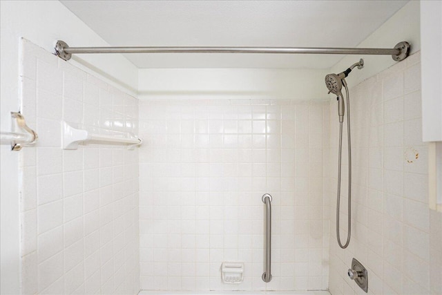 1950 SW Palm City Rd Unit 5109, Stuart, FL 34994 - bathroom with bathing tub / shower combination
