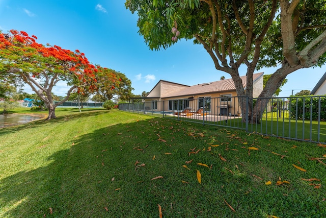 2407 SW 23rd Cranbrook Dr, Boynton Beach, FL 33436 - view of yard with a water view