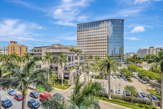 550 Okeechobee Blvd Unit 504, West Palm Beach, FL 33401 - view of property featuring a city view