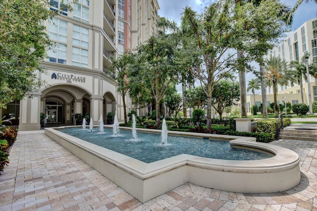 550 Okeechobee Blvd Unit 504, West Palm Beach, FL 33401 - view of pool