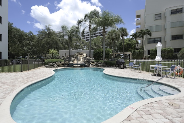 370 Golfview Rd Unit 103, North Palm Beach, FL 33408 - community pool with a patio