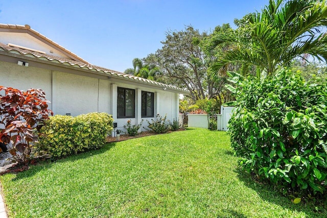 2626 NW 42nd St, Boca Raton, FL 33434 - view of green lawn