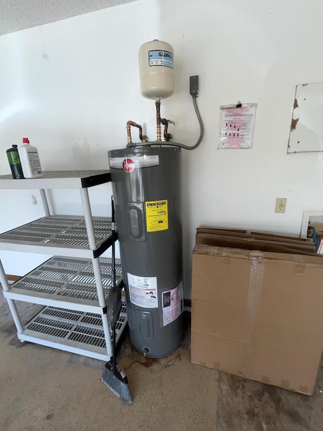 2955 SW Varsity Ln, Port Saint Lucie, FL 34953 - utilities featuring electric water heater