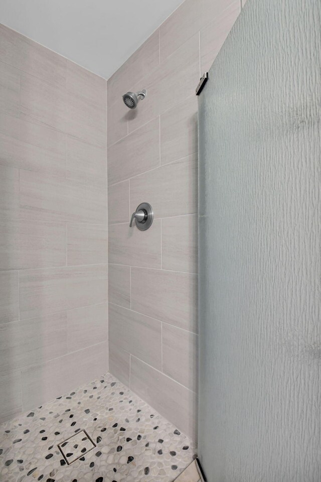 388 Tuscany G 388, Delray Beach, FL 33446 - bathroom with a tile shower