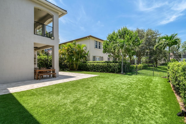 1522 Carafe Ct, Palm Beach Gardens, FL 33410 - view of yard with a balcony and a patio