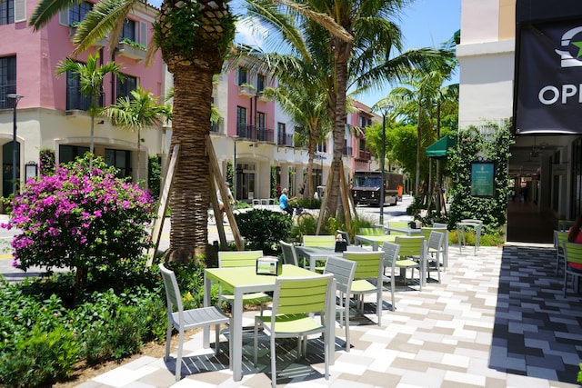 716 21st St, West Palm Beach, FL 33407 - view of home's community with outdoor dining space