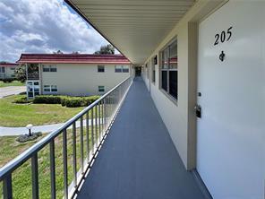 12 Vista Palm Ln Unit 205, Vero Beach, FL 32962 - view of balcony