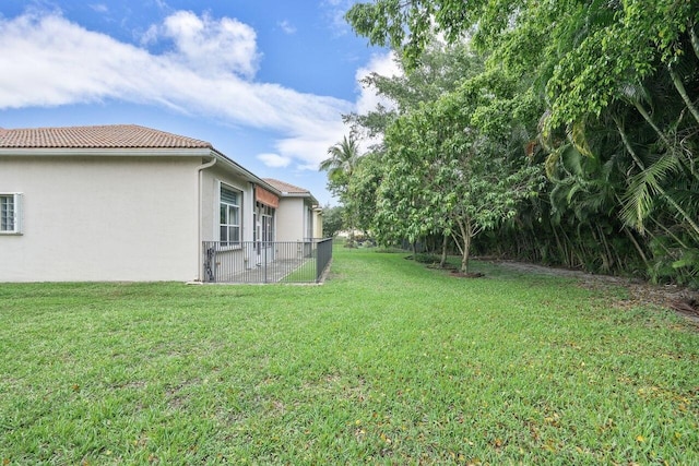 8351 Mastic Cay, West Palm Beach, FL 33411 - view of green lawn