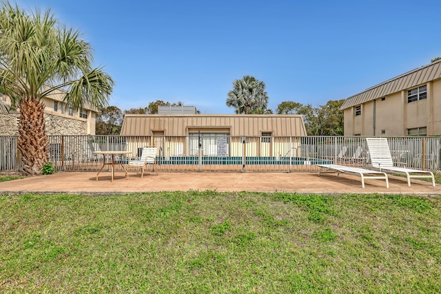 10789 N Military Trl Unit 3, Palm Beach Gardens, FL 33410 - community pool with a patio