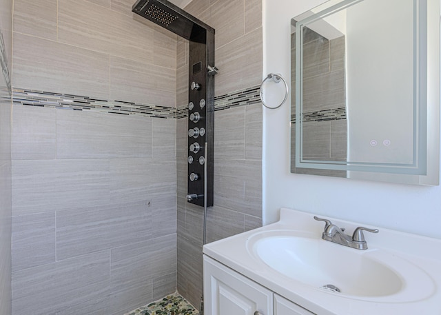 1715 12th Ave N, Lake Worth Beach, FL 33460 - bathroom featuring tiled shower and vanity
