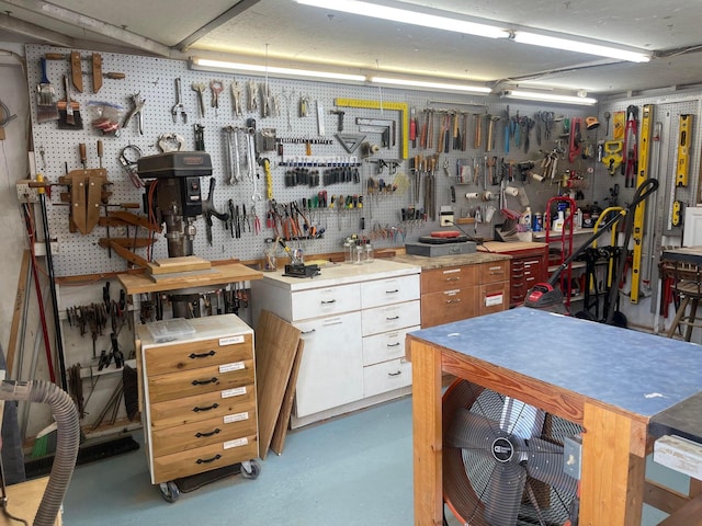 1950 SW Palm City Rd Unit 8302, Stuart, FL 34994 - misc room featuring a workshop area and concrete flooring