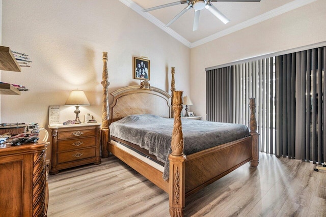 7465 Rockbridge Cir, Lake Worth, FL 33467 - bedroom with light wood-type flooring, ornamental molding, a ceiling fan, and vaulted ceiling