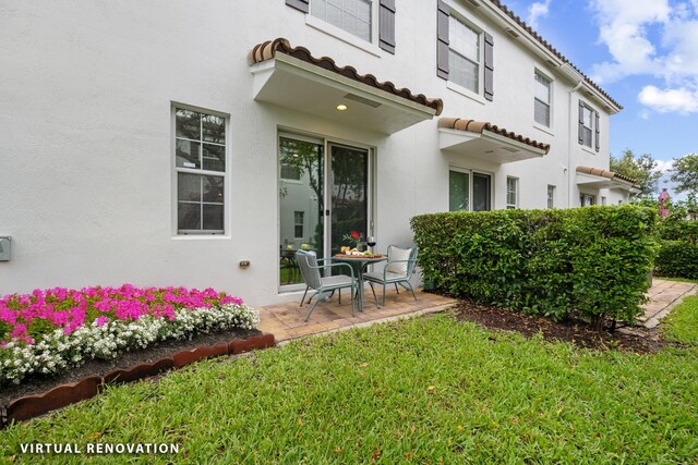 474 Francesca Ridge Rd, Boynton Beach, FL 33435 - community pool with a patio area