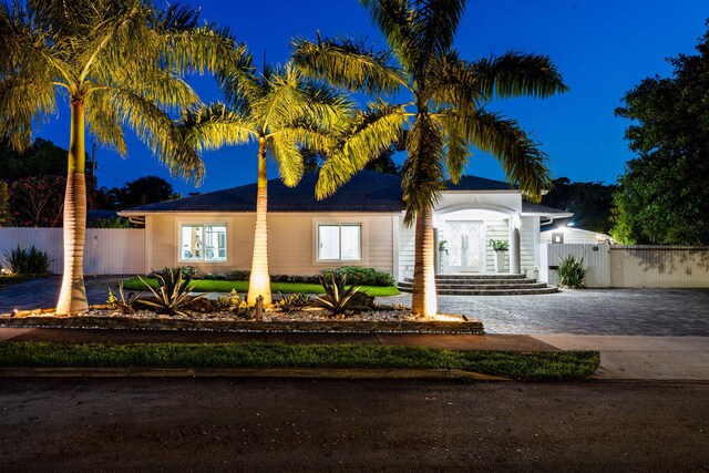 936 Upland Rd, West Palm Beach, FL 33401 - ranch-style house with driveway