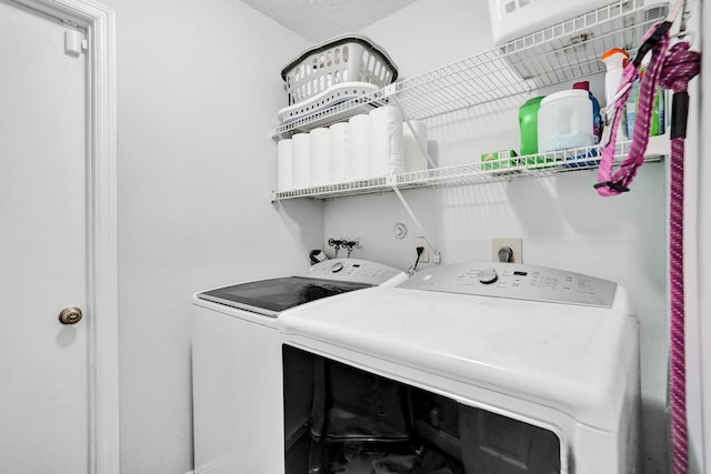 3985 NW 73rd Way, Coral Springs, FL 33065 - laundry area featuring independent washer and dryer