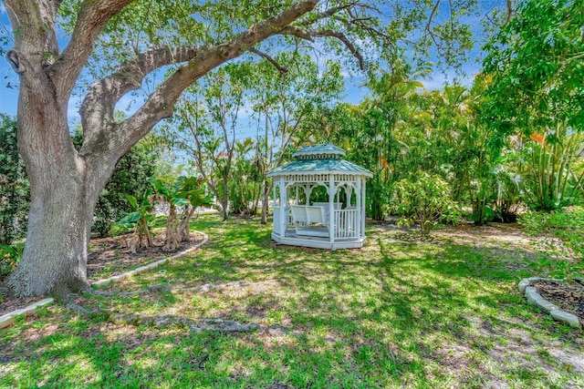 1220 N Swinton Ave, Delray Beach, FL 33444 - view of green lawn with a gazebo