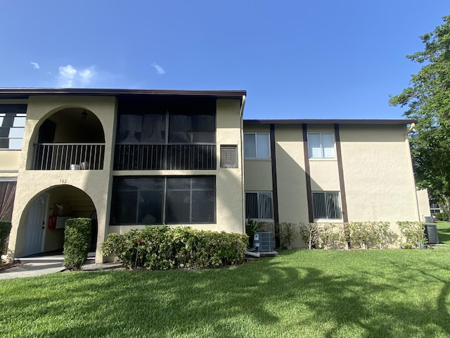 302 Pine Ridge Cir Unit D-1, Greenacres, FL 33463 - view of building exterior