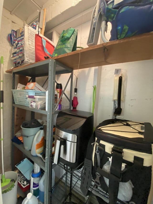 302 Pine Ridge Cir Unit D-1, Greenacres, FL 33463 - view of storage area
