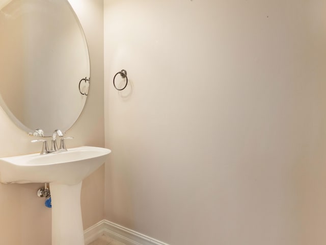 110 W Coda Cir Unit 110, Delray Beach, FL 33444 - bathroom with baseboards