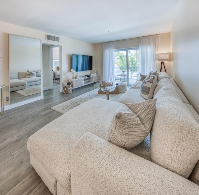 1428 S Lakeside Dr Unit 31, Lake Worth Beach, FL 33460 - living room with wood finished floors