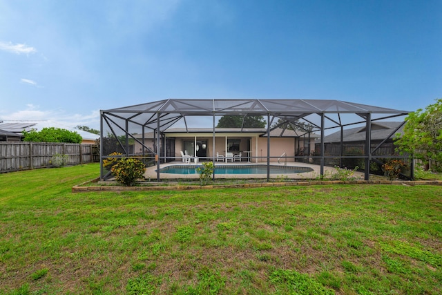 858 SE Roulette Ln, Port Saint Lucie, FL 34983 - back of property with a patio