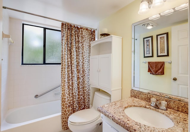 3154 Via Poinciana Unit 409, Lake Worth, FL 33467 - full bathroom featuring vanity, toilet, and shower / bath combo with shower curtain
