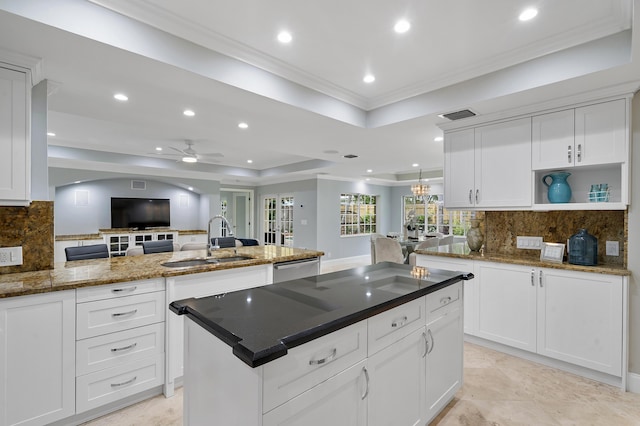 1948 Coco Palm Pl, Lauderdale By The Sea, FL 33062 - kitchen with a sink, a peninsula, ceiling fan, tasteful backsplash, and recessed lighting