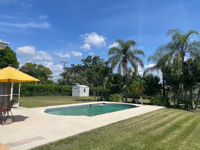3313 Sherwood Blvd, Delray Beach, FL 33445 - swimming pool featuring a patio area and a yard