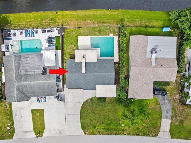 533 Riverside Dr, Palm Beach Gardens, FL 33410 - bird's eye view of a pool area