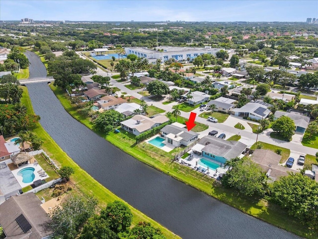 533 Riverside Dr, Palm Beach Gardens, FL 33410 - aerial view of property's location with a pool and a nearby body of water