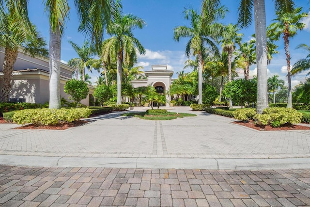 2916 Tuscany Ct Unit 104, Palm Beach Gardens, FL 33410 - view of home's community featuring curved driveway