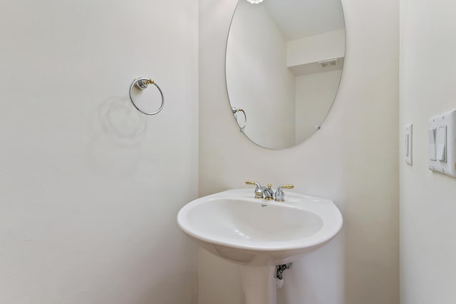 128 W Thatch Palm Cir, Jupiter, FL 33458 - bathroom with a sink