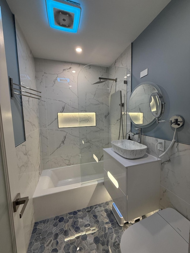 408 S 9th St, Lantana, FL 33462 - full bathroom with toilet, vanity, shower / washtub combination, and recessed lighting