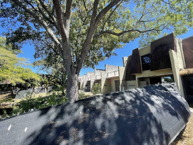 8921 Palm Tree Ln Unit 8921, Pembroke Pines, FL 33024 - view of side of property