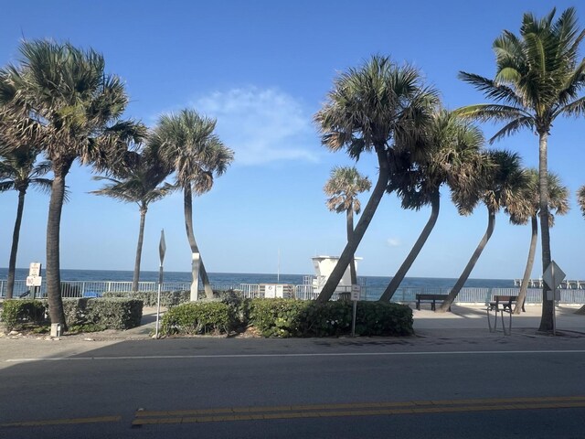 2020 Lake Osborne Dr Unit 10, Lake Worth, FL 33461 - water view with local beach