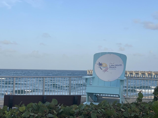 2020 Lake Osborne Dr Unit 10, Lake Worth, FL 33461 - exterior view