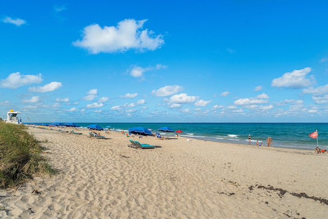 2020 Lake Osborne Dr Unit 10, Lake Worth, FL 33461 - water view featuring local beach