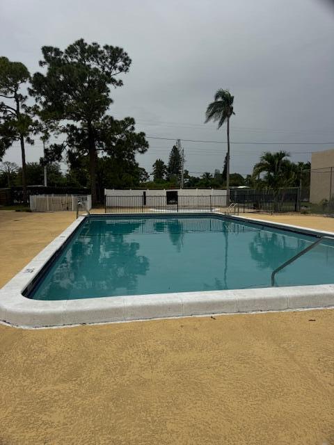 6080 Forest Hill Blvd Unit 201, West Palm Beach, FL 33415 - view of community pool