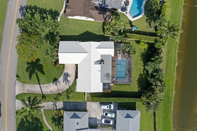 4633 Holly Dr, Palm Beach Gardens, FL 33418 - drone / aerial view of a pool