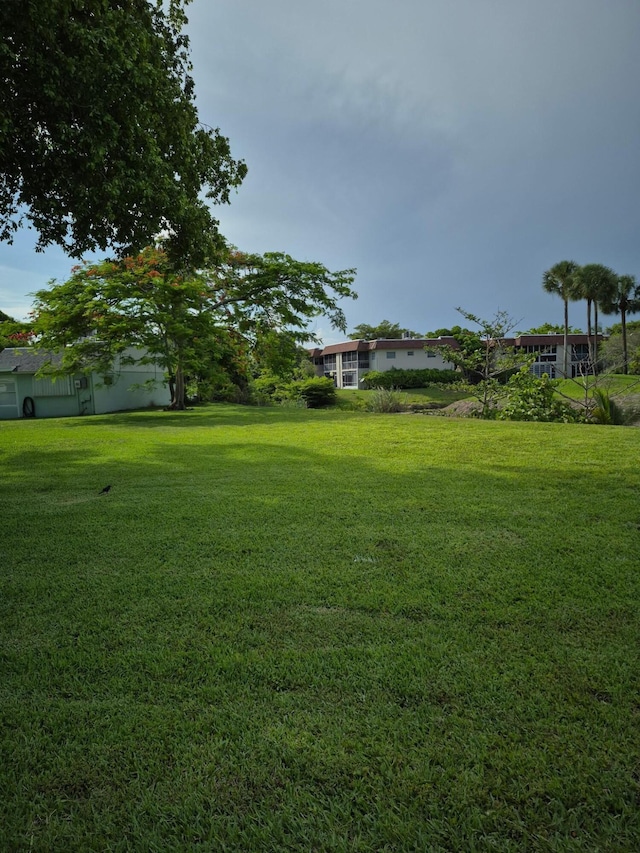 9253 SW 5th St Unit C, Boca Raton, FL 33428 - view of green lawn